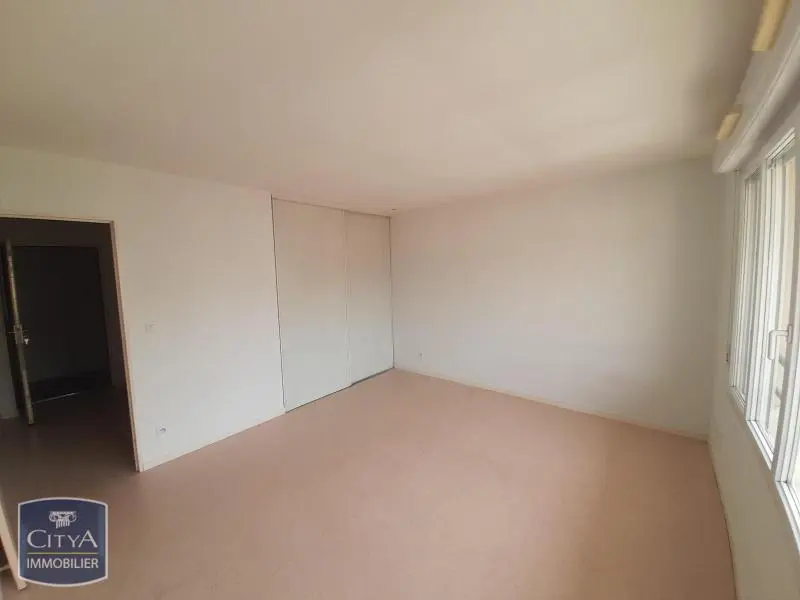 Photo 2 Appartement 1 pièce 23.6m²