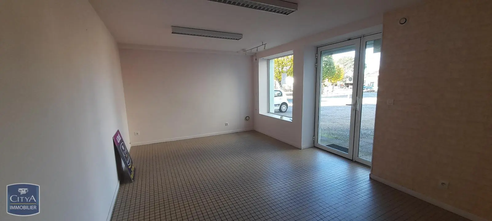 Photo 2 pour Local Commercial 28.4m² Photo 2 Local Commercial 28.4m²