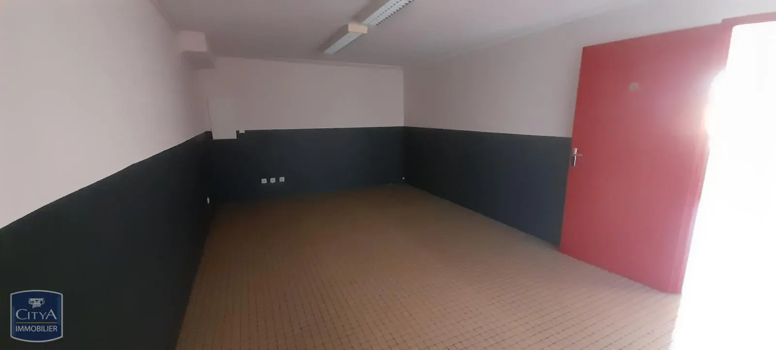 Photo 3 pour Local Commercial 28.4m² Photo 3 Local Commercial 28.4m²