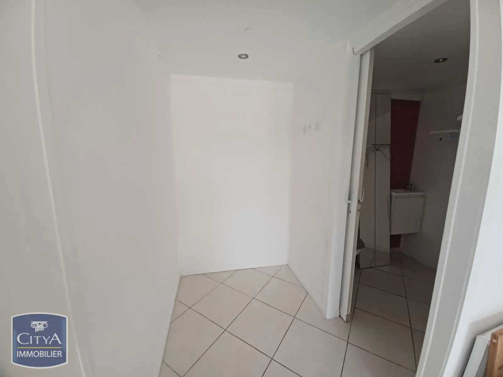 Photo 2 Appartement 1 pièce 30.3m²