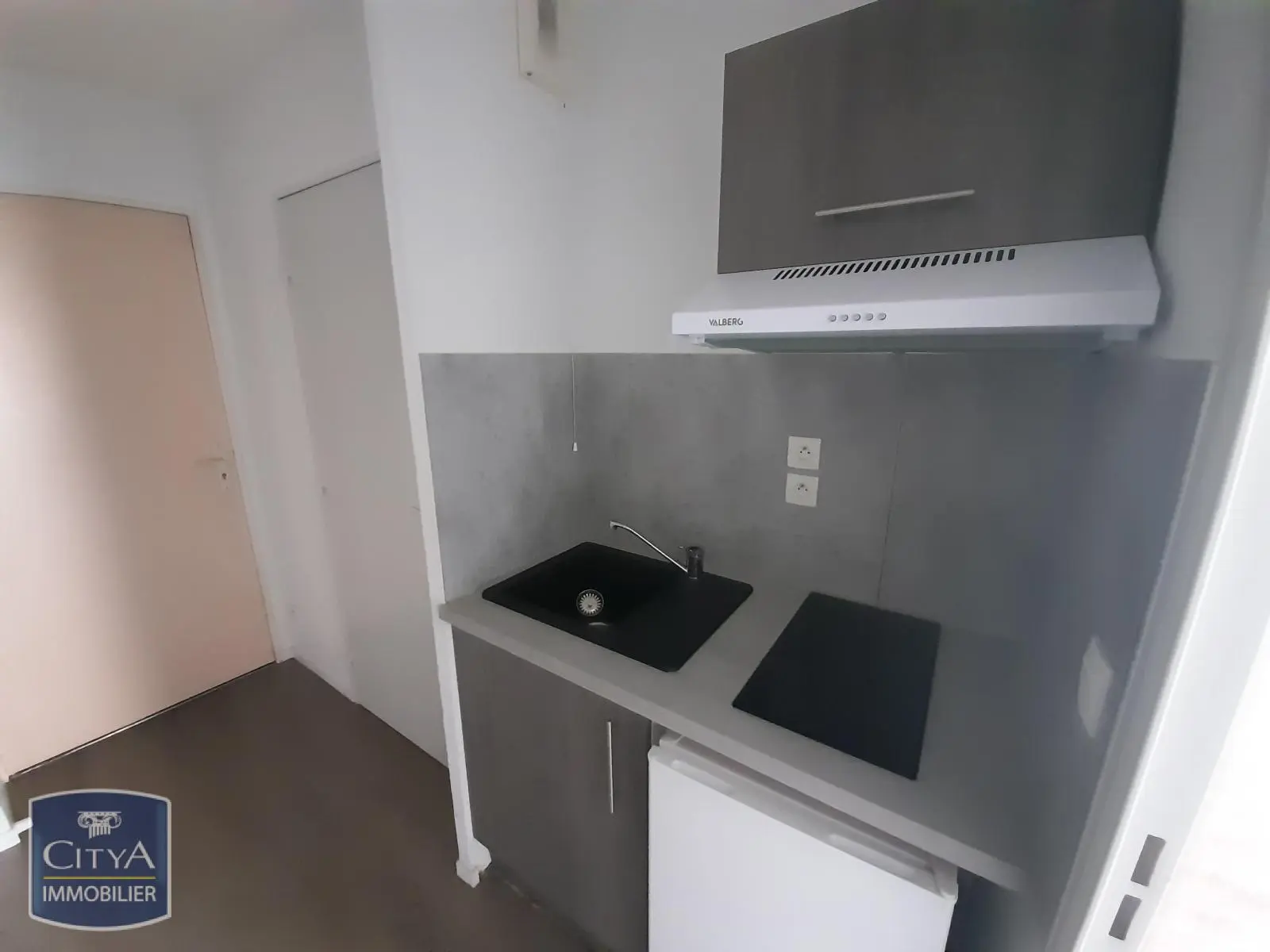 Photo 3 Appartement 1 pièce 17.8m²