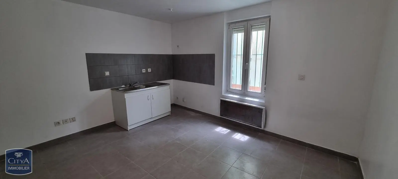 Photo 1 Appartement 1 pièce 28m²