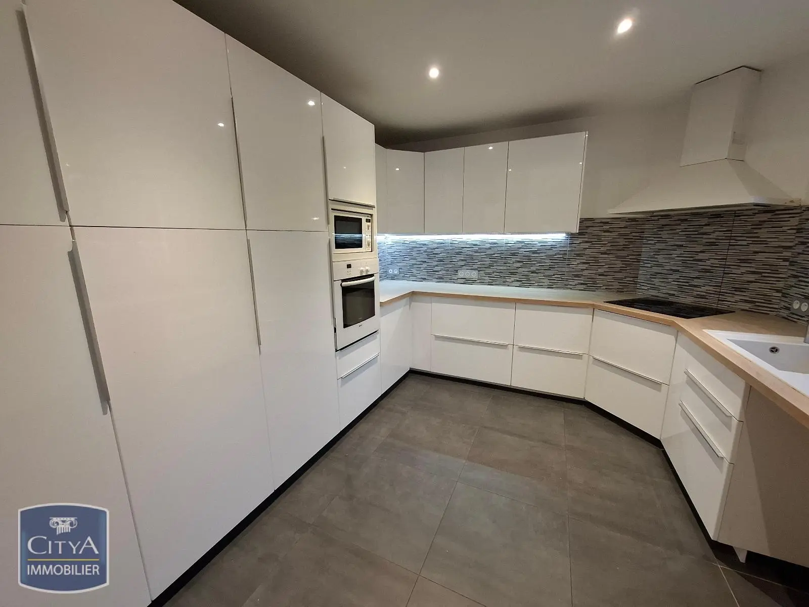 Photo 3 Maison 4 pièces 110.81m²