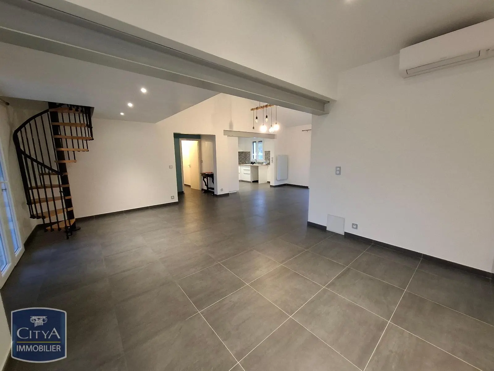 Photo 11 Maison 4 pièces 110.81m²