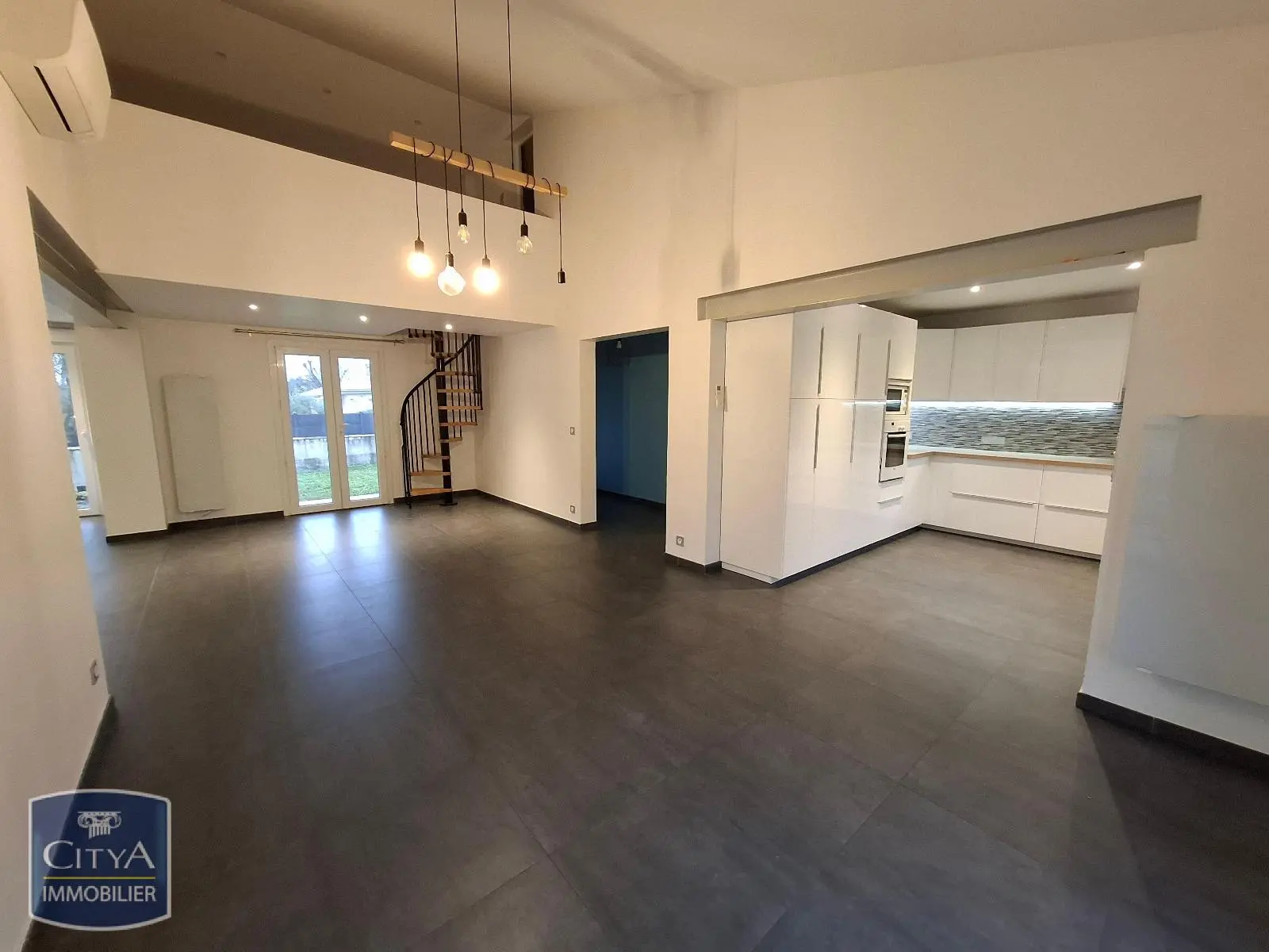 Photo 2 Maison 4 pièces 110.81m²