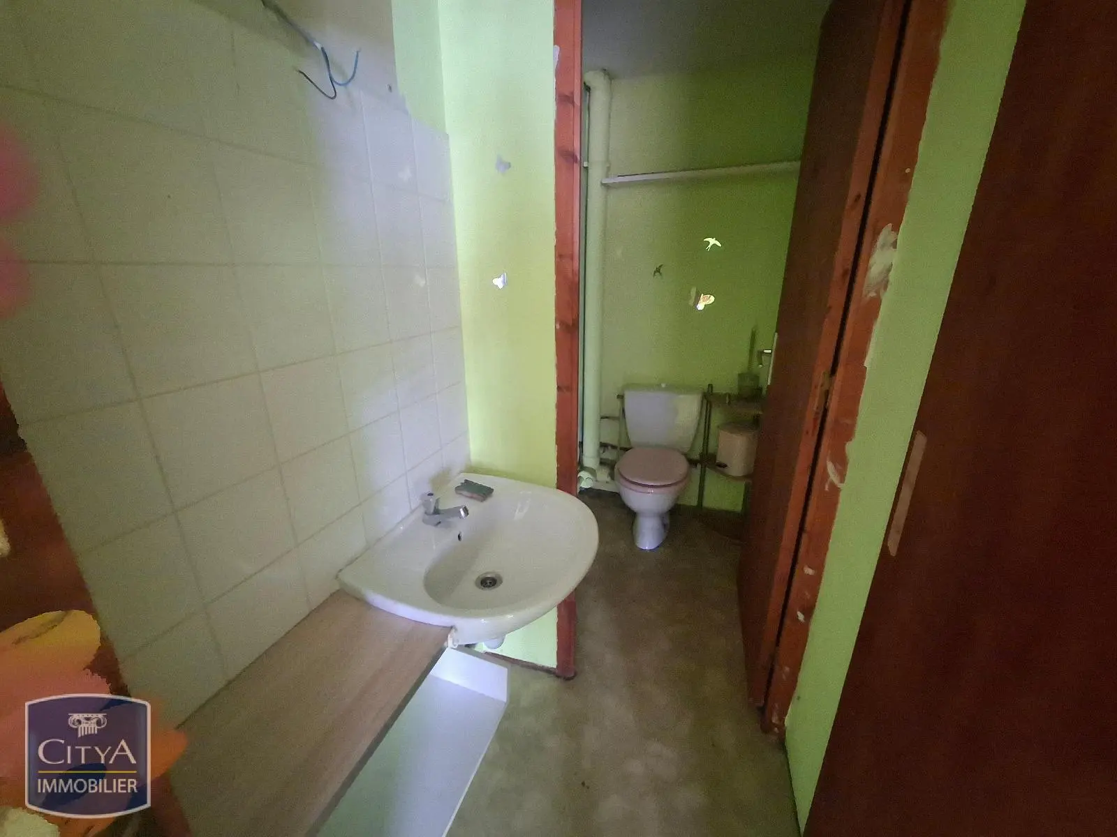 Photo 4 Local Commercial