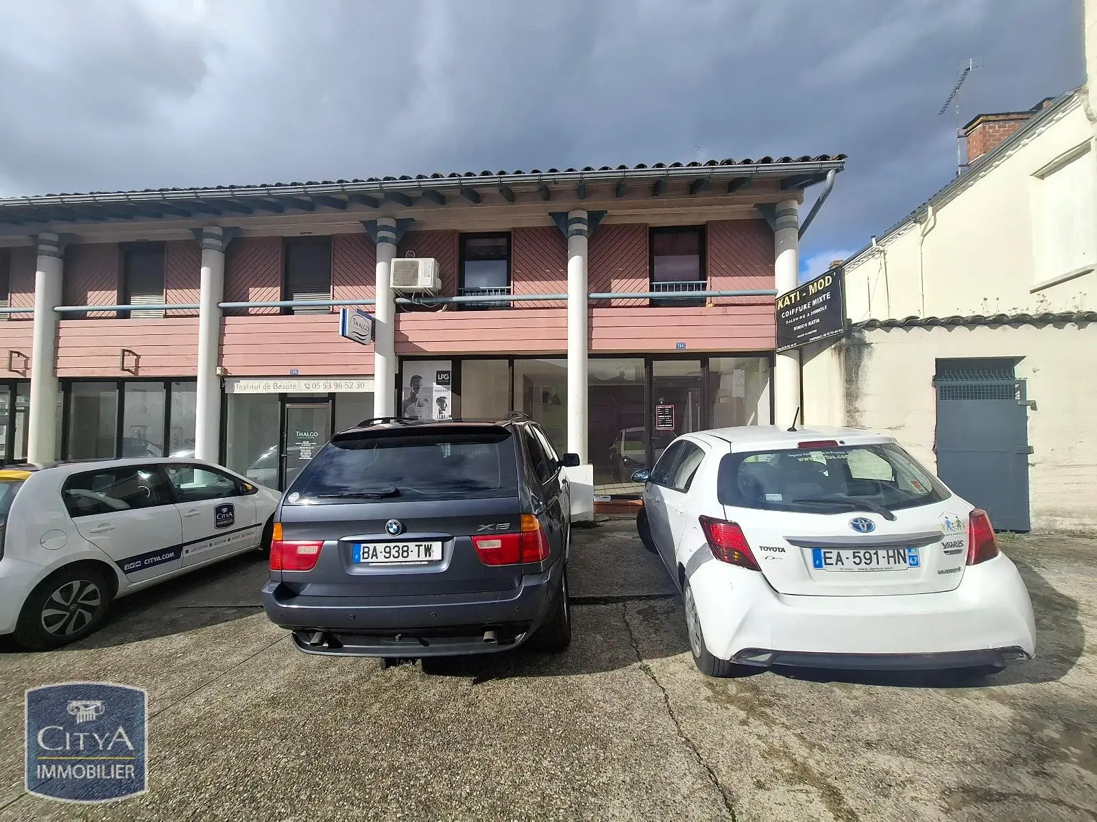 Photo 6 Local Commercial