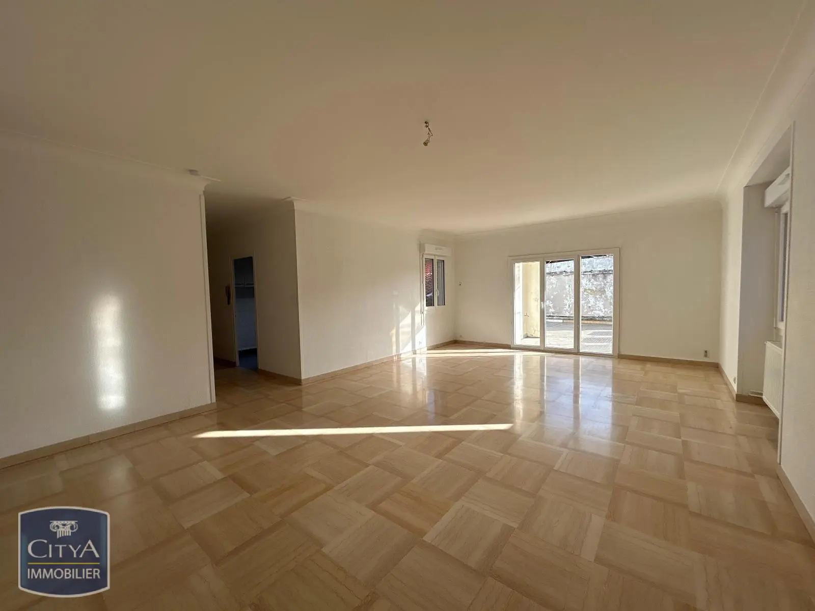 Photo 1 Appartement 3 pièces 84m²
