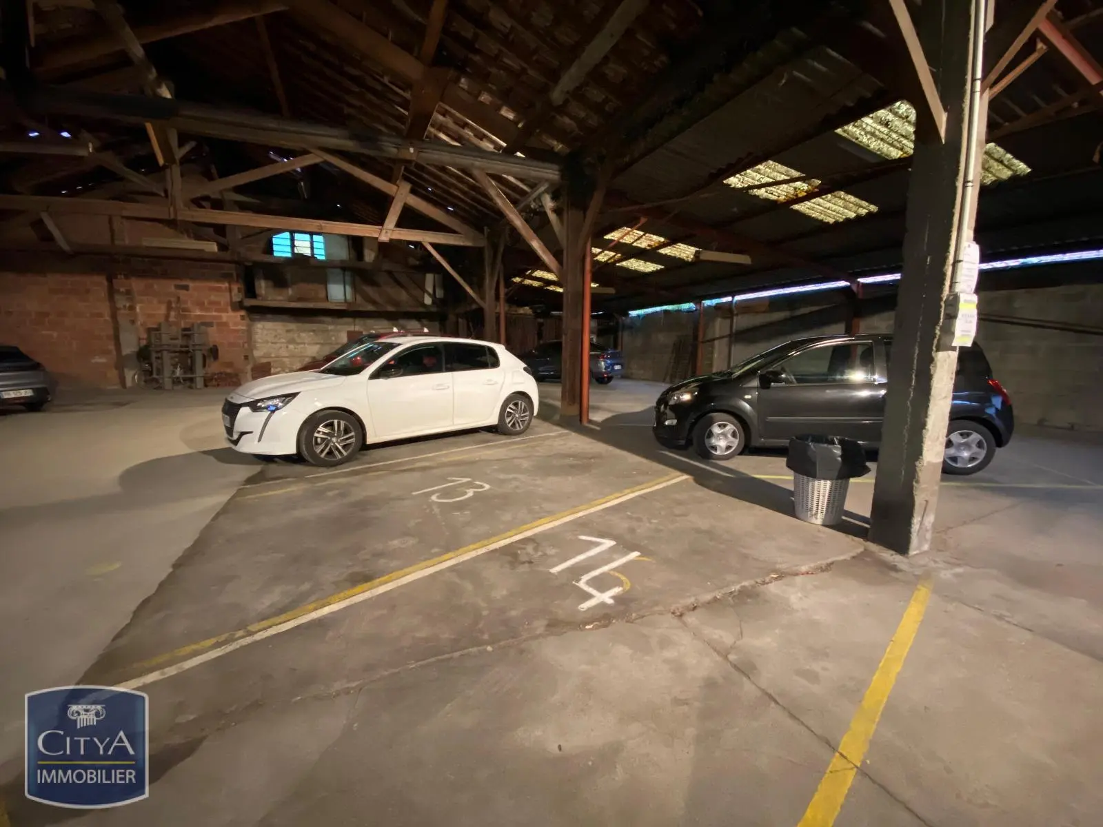Photo 3 Parking