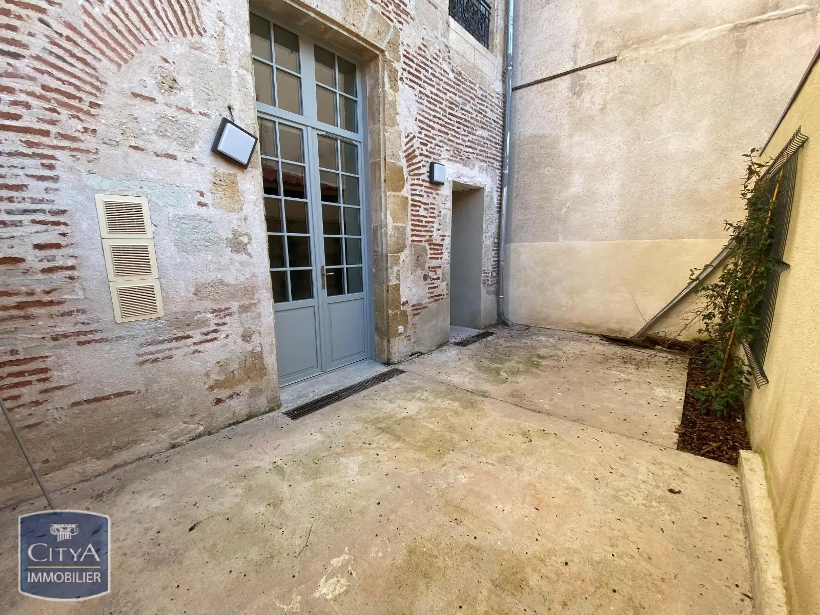 Photo 1 Appartement 1 pièce 31.7m²