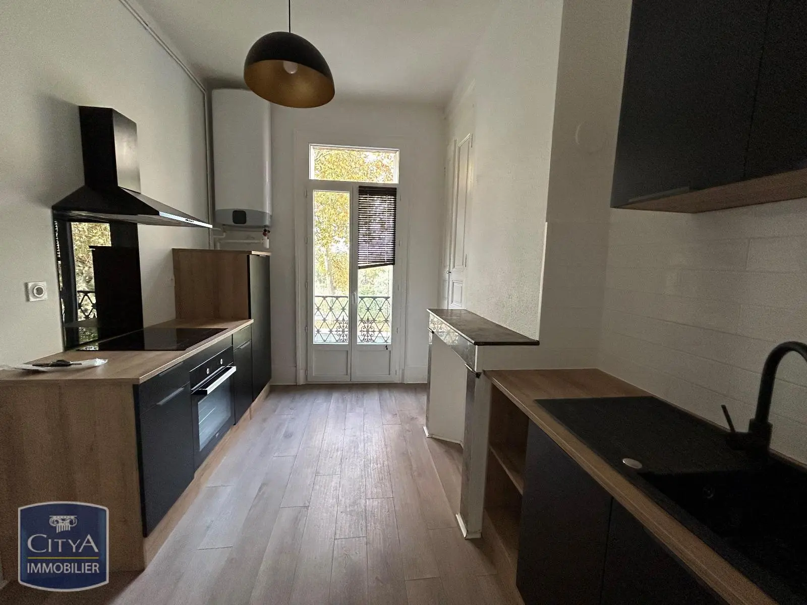 Photo 1 Appartement 1 pièce 41.88m²