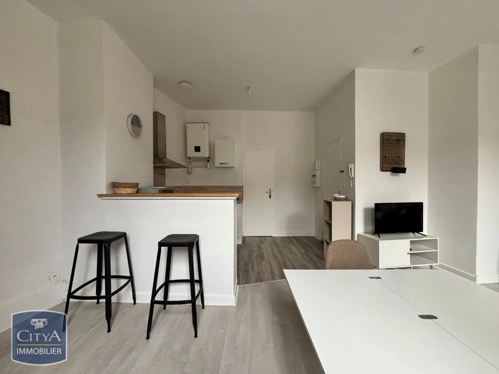 Photo 2 Appartement 1 pièce 27.39m²