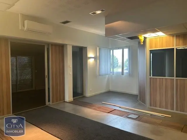 Photo 1 Local Professionnel