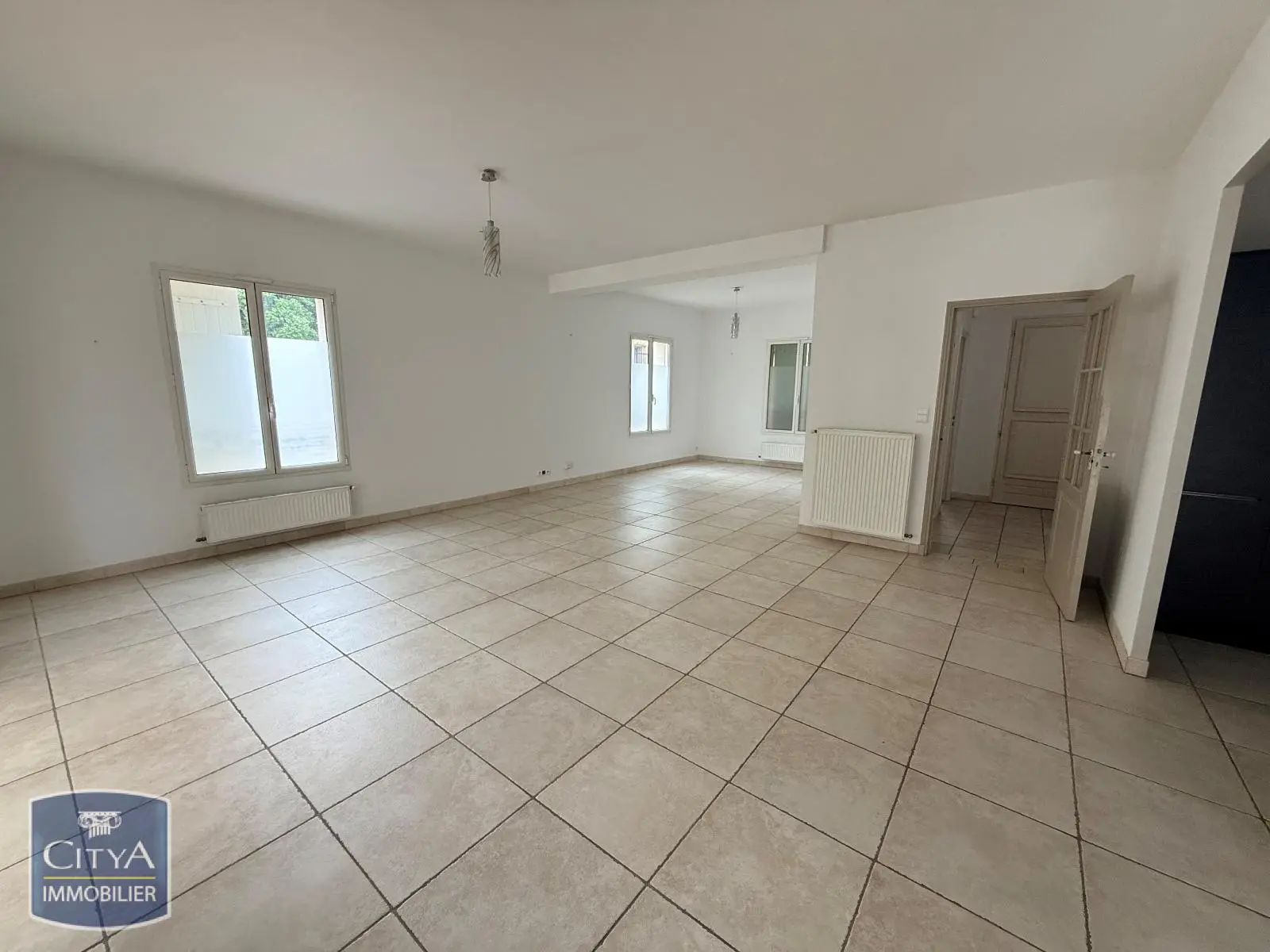 Photo 2 Maison 5 pièces 233.97m²