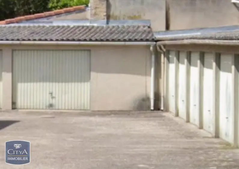Photo 1 Parking