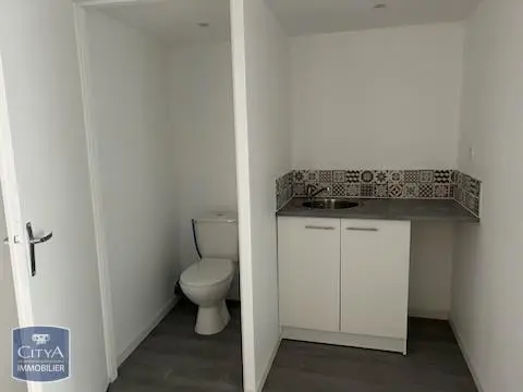 Photo 5 Local Commercial