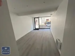 Photo 3 Local Commercial