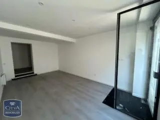 Photo 1 Local Commercial