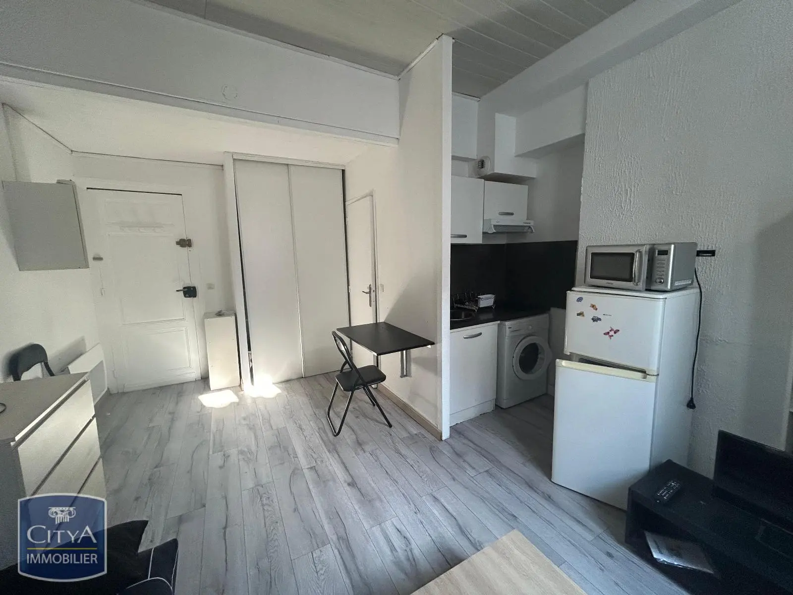 Photo 1 Appartement 1 pièce 19.05m²