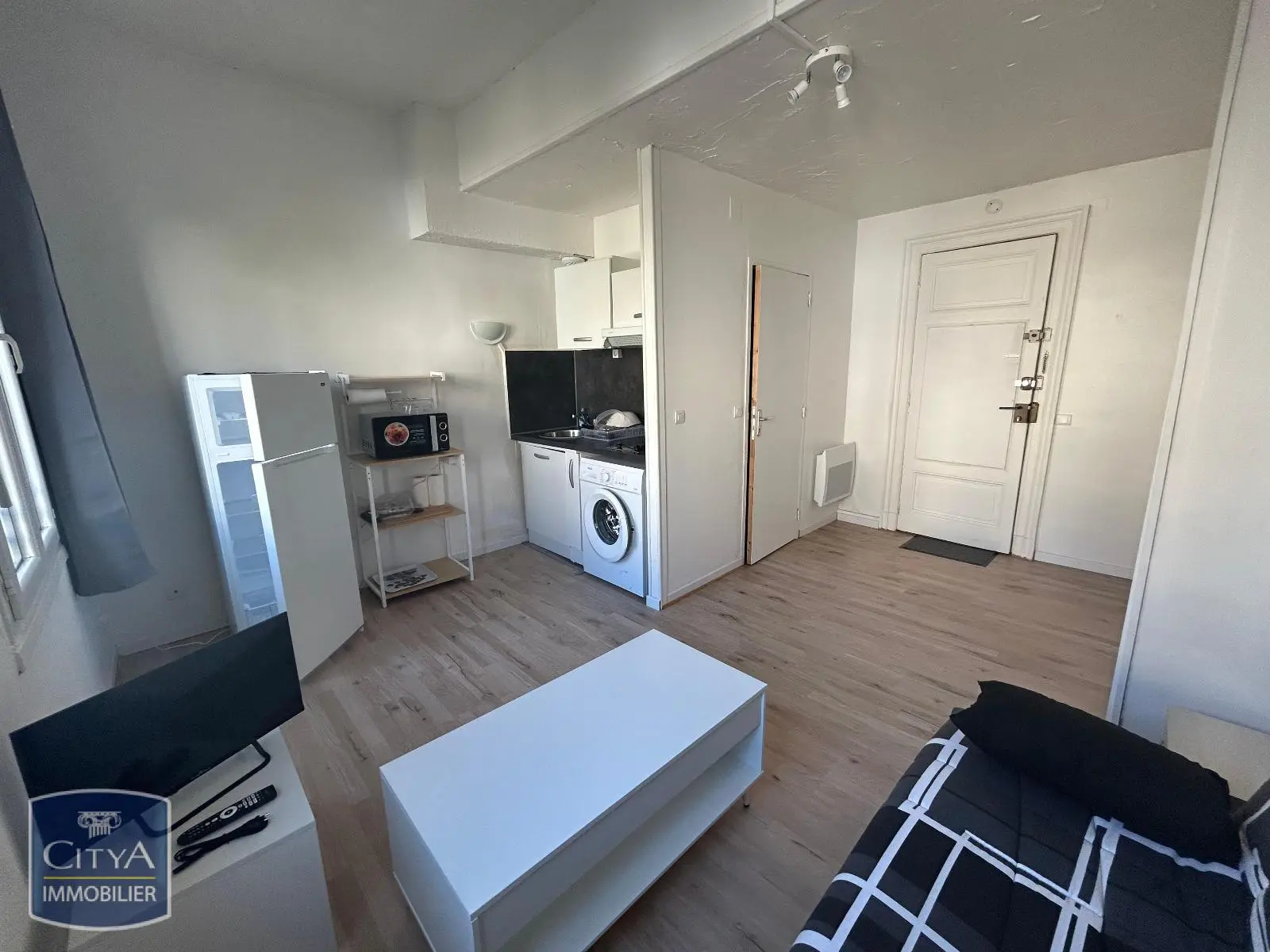 Photo 1 Appartement 1 pièce 19.72m²