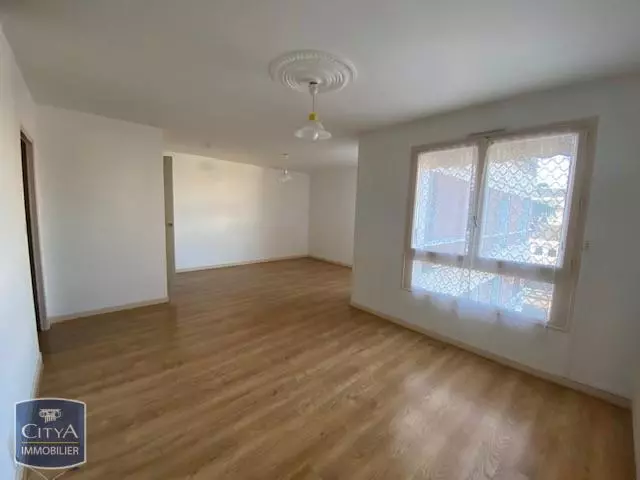 Illustration pour Appartement 1 pièce 39m² Photo Appartement 1 pièce 39m²