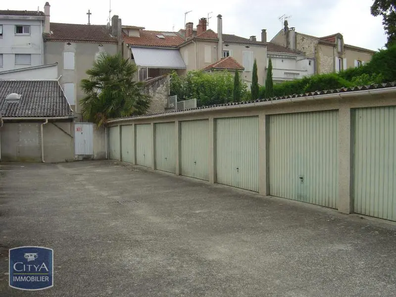Photo 1 Parking