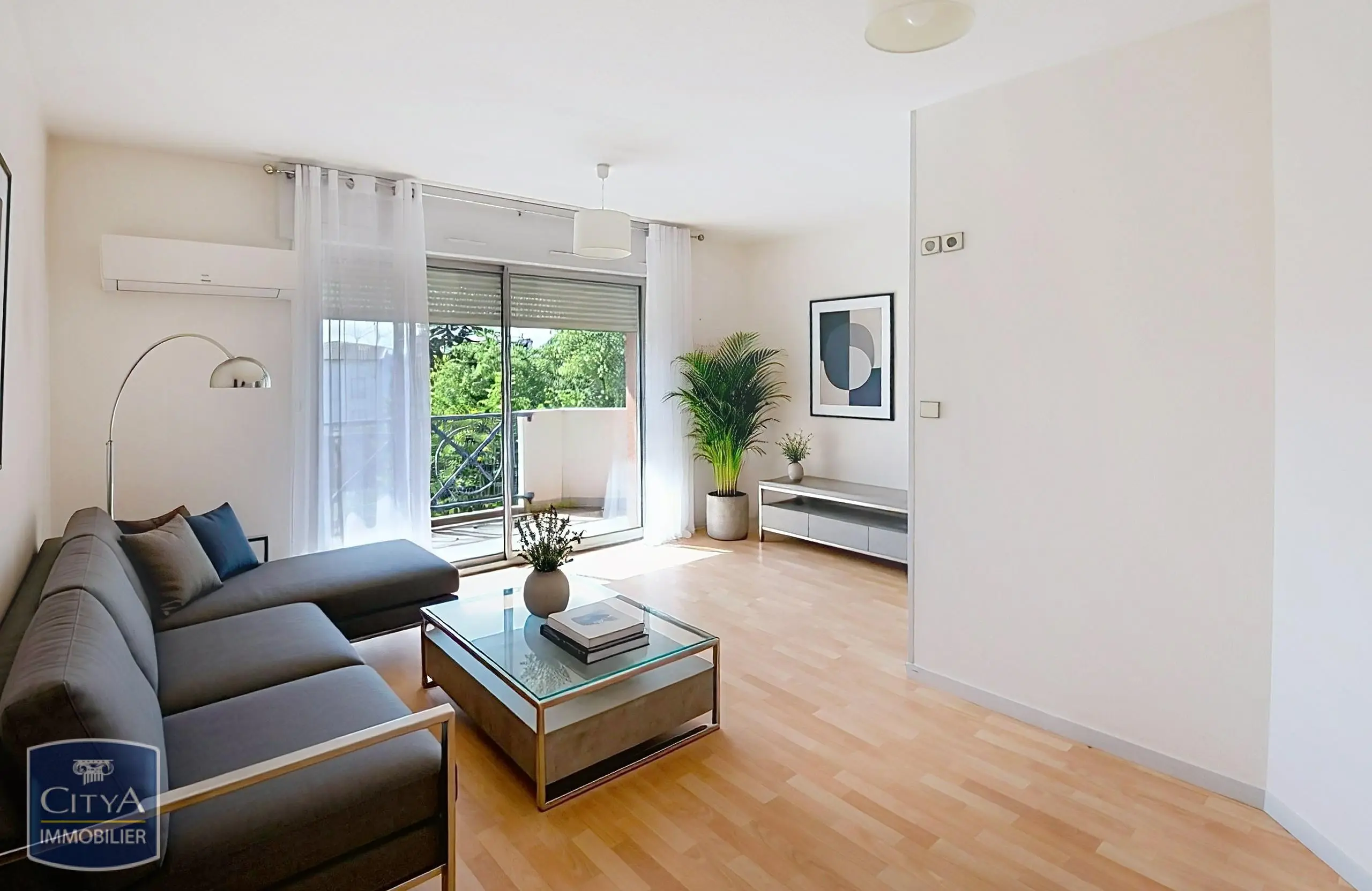 Photo 2 Appartement 1 pièce 28.41m²