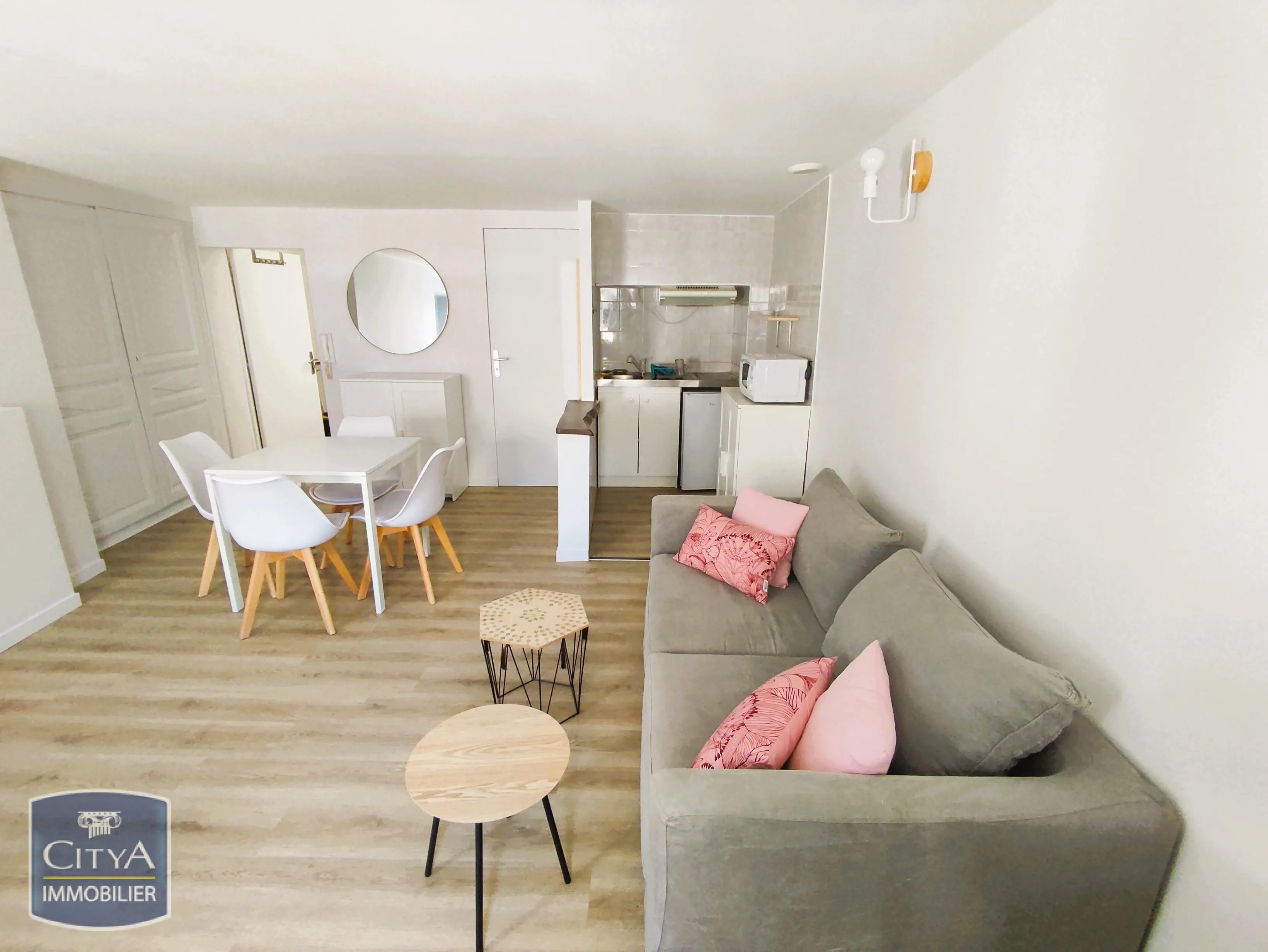Photo 3 Immeuble 215m²