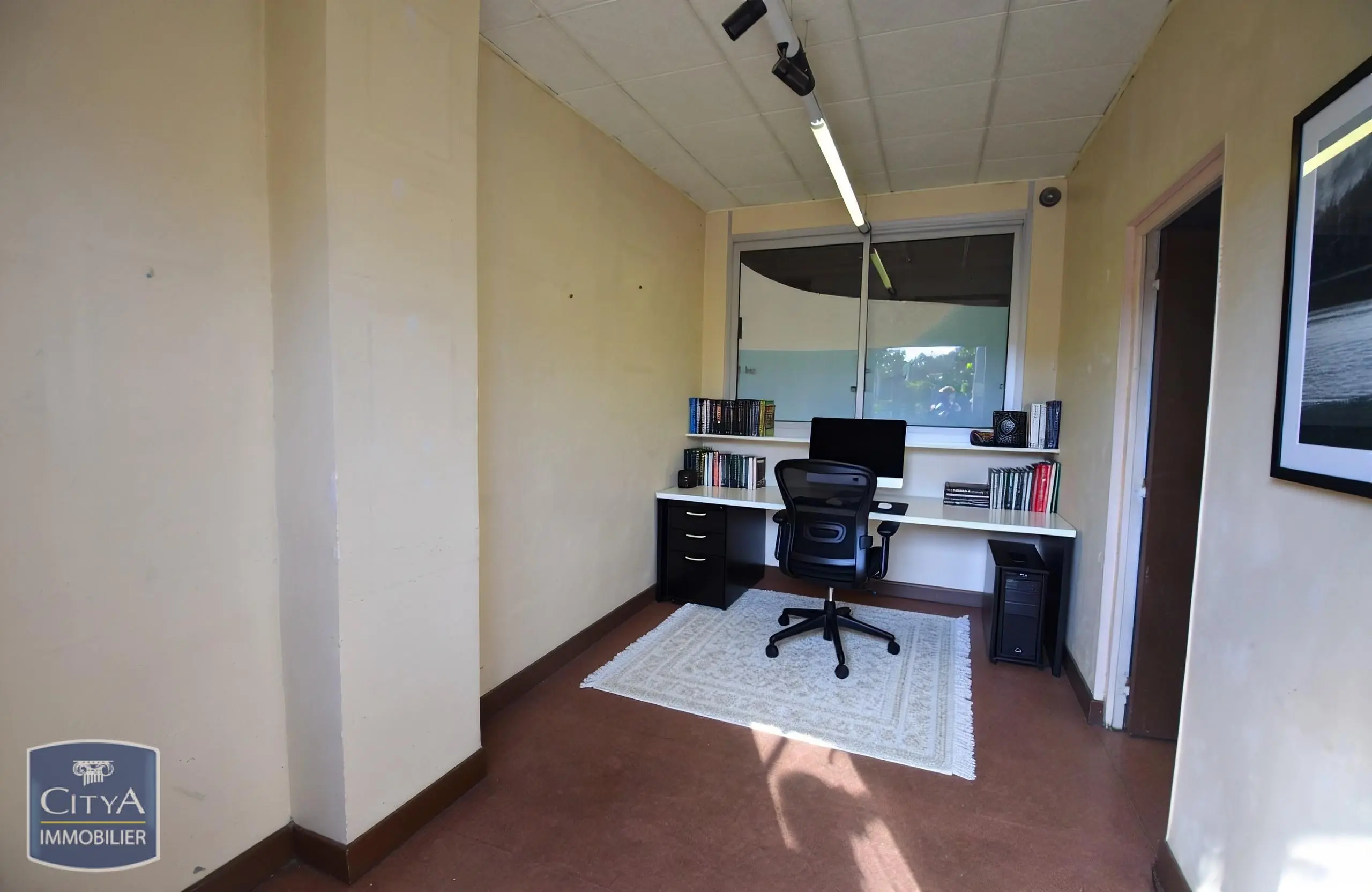 Photo 2 Local Professionnel 85m²