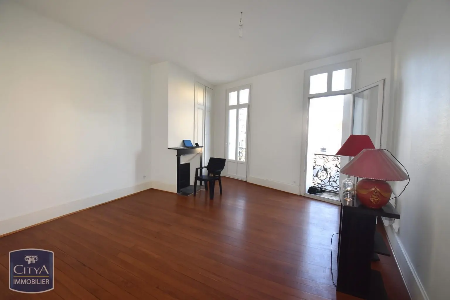 Photo 2 Immeuble 200m²