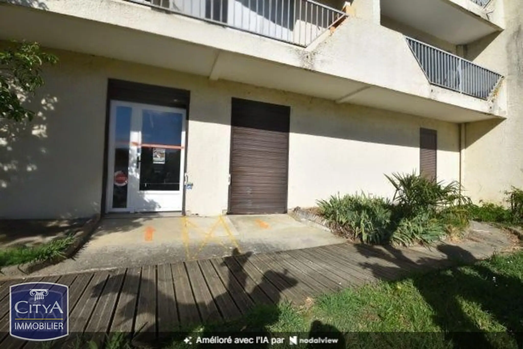 Photo 1 Local Professionnel 85m²