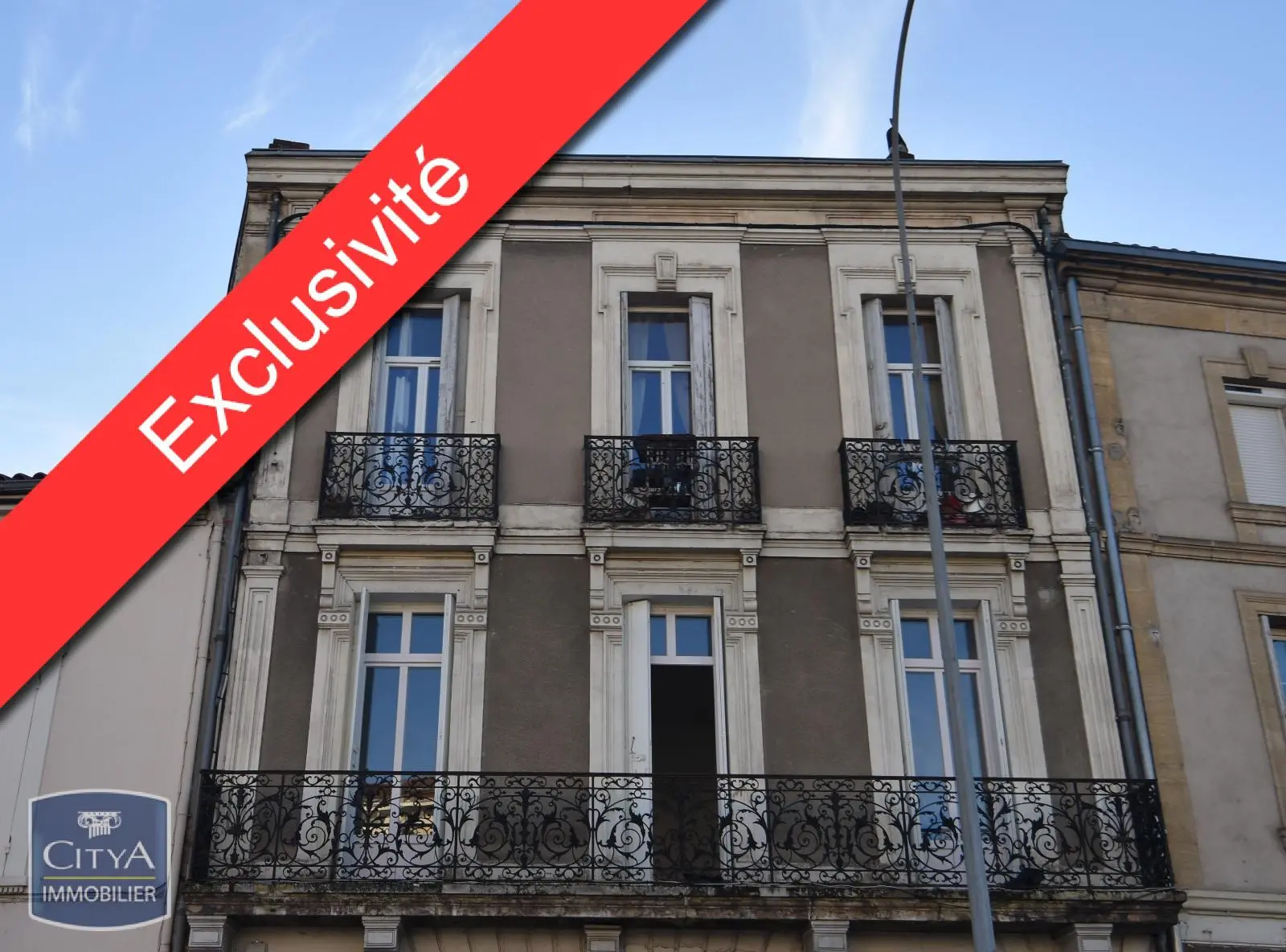 Photo 1 Immeuble 200m²