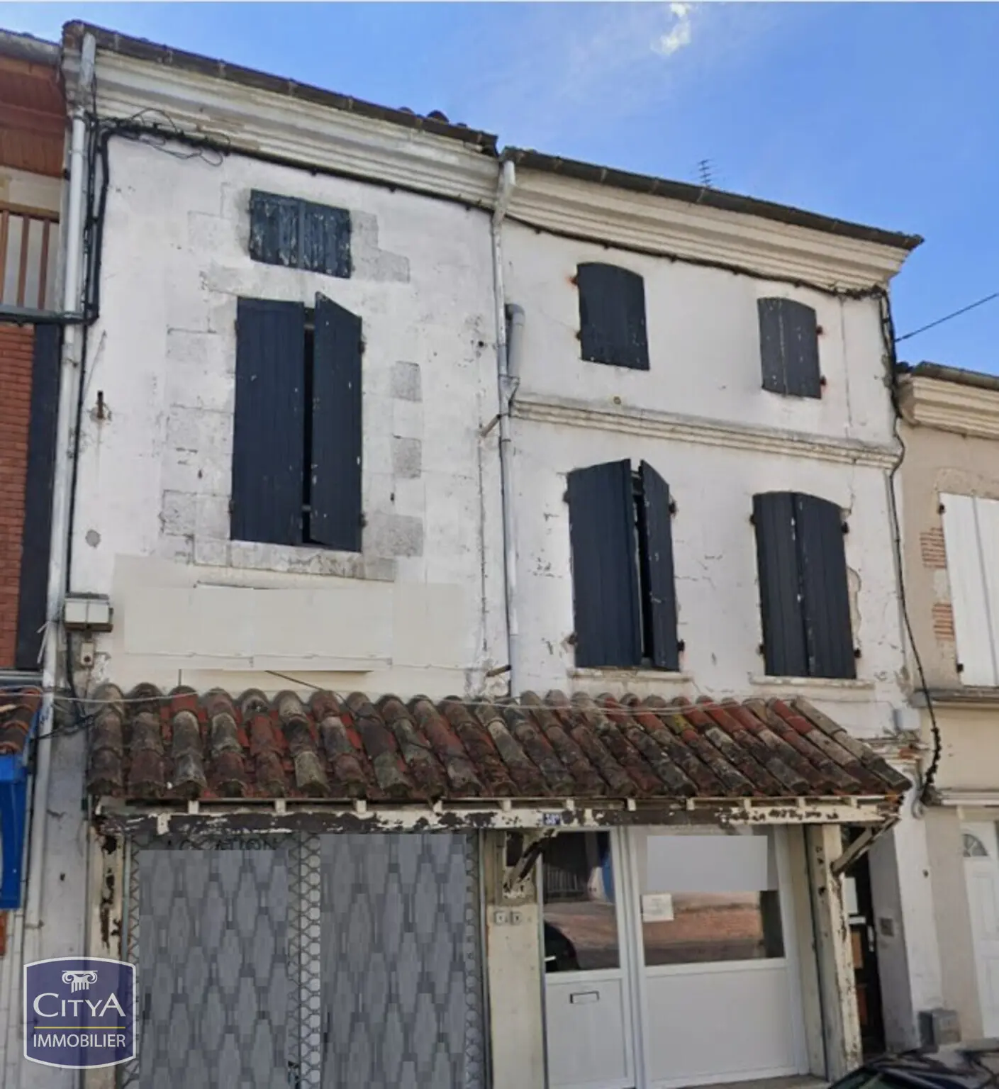 Photo 1 Immeuble 220m²