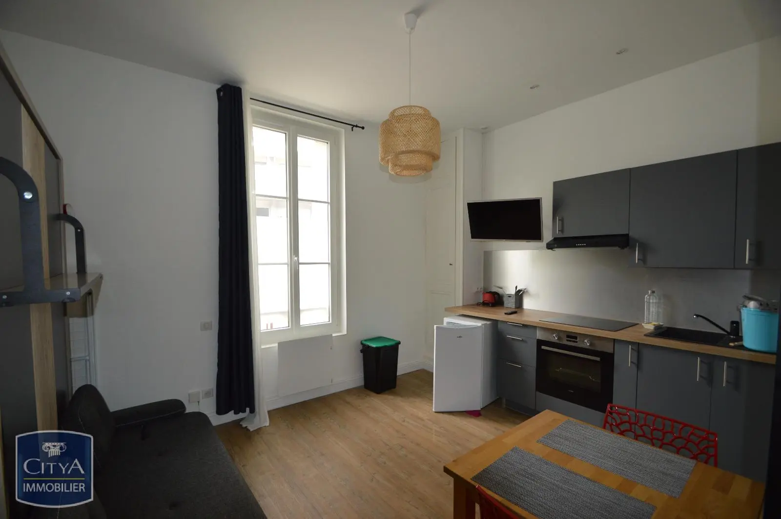 Photo 2 Immeuble 243.95m²