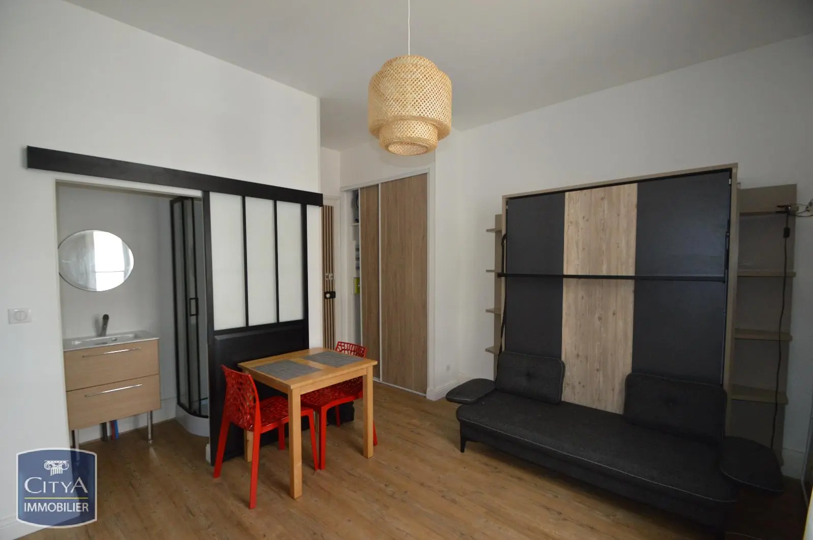 Photo 3 Immeuble 243.95m²