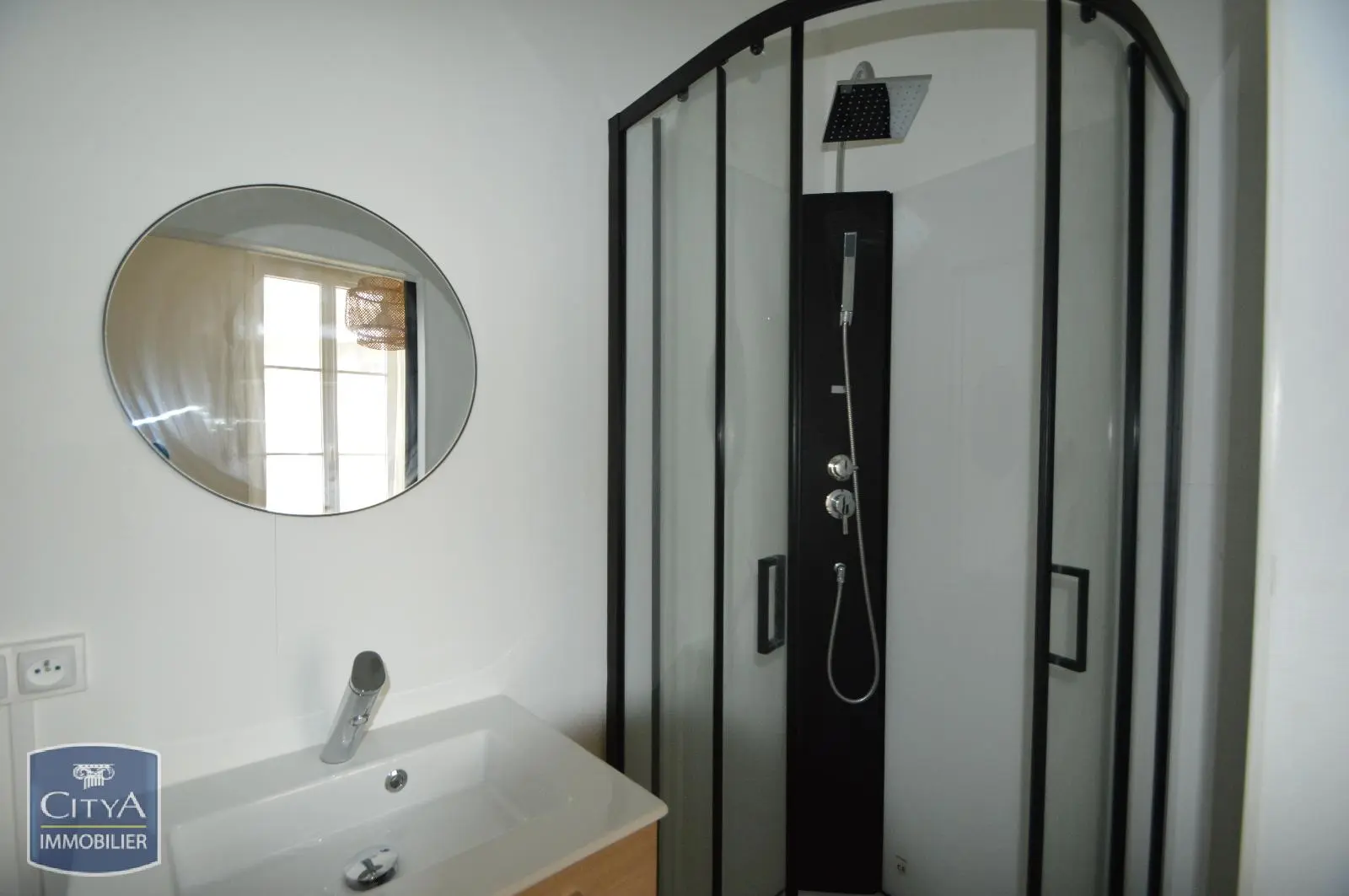 Photo 4 Immeuble 243.95m²