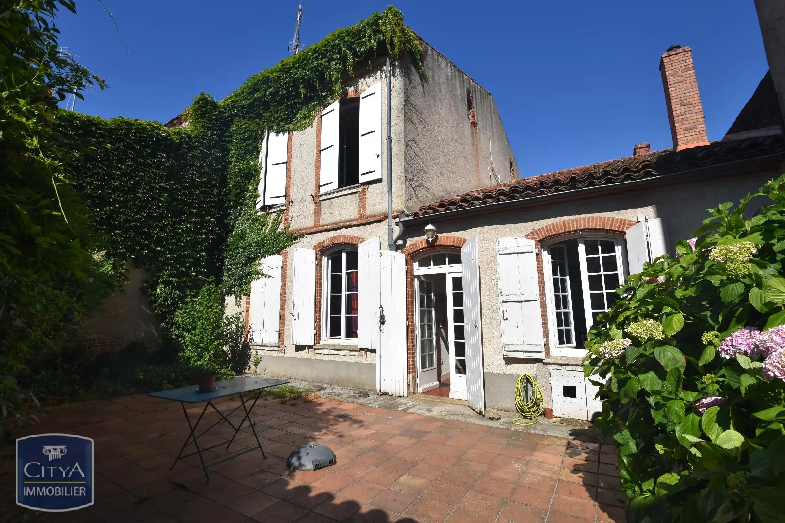 Photo 2 Maison 8 pièces 240m²