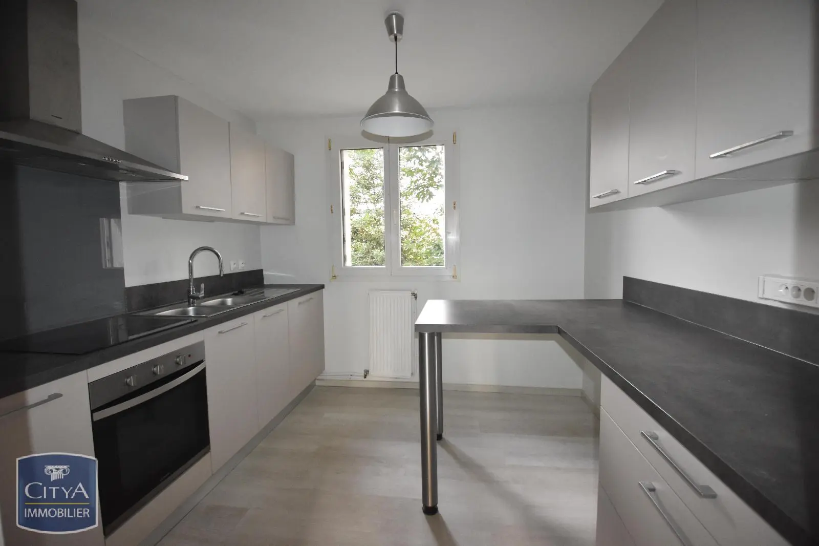 Photo 2 Appartement 5 pièces 100m²