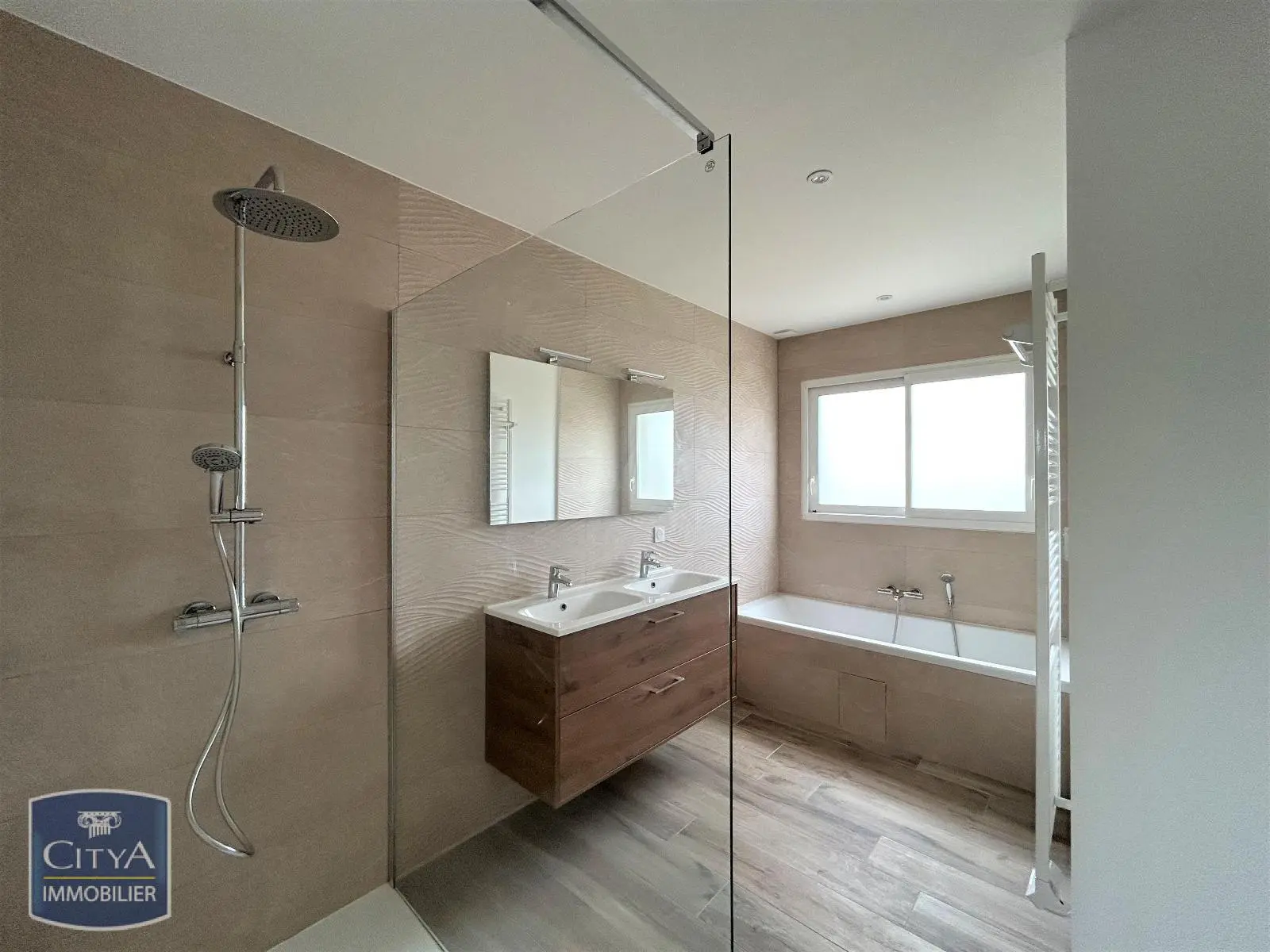 Photo 8 Maison 5 pièces 150m²