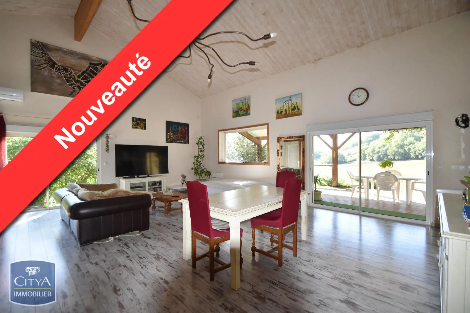 Photo 1 Maison 5 pièces 176m²