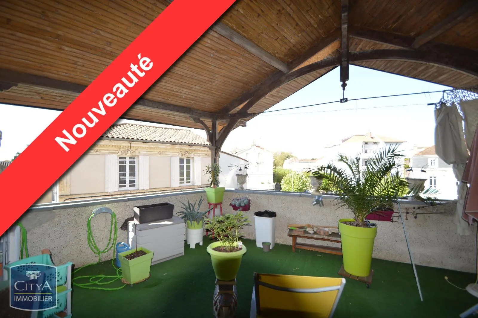 Photo 1 Immeuble 243.95m²
