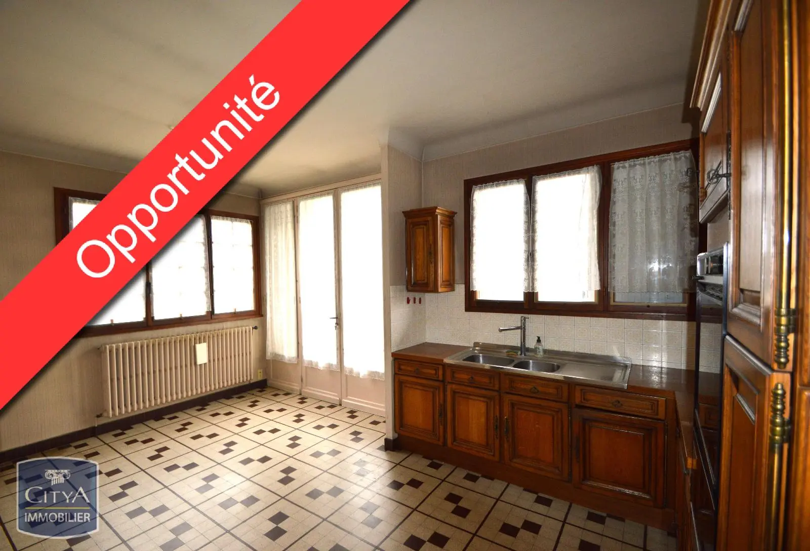 Photo 1 Maison 6 pièces 184.2m²