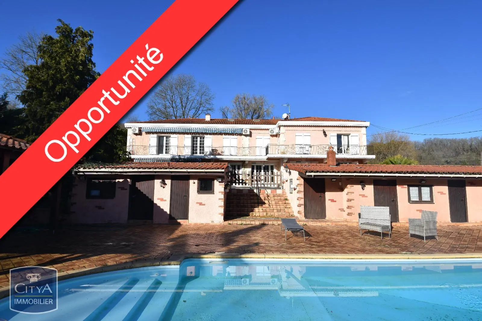 Photo 1 Maison 13 pièces 432m²