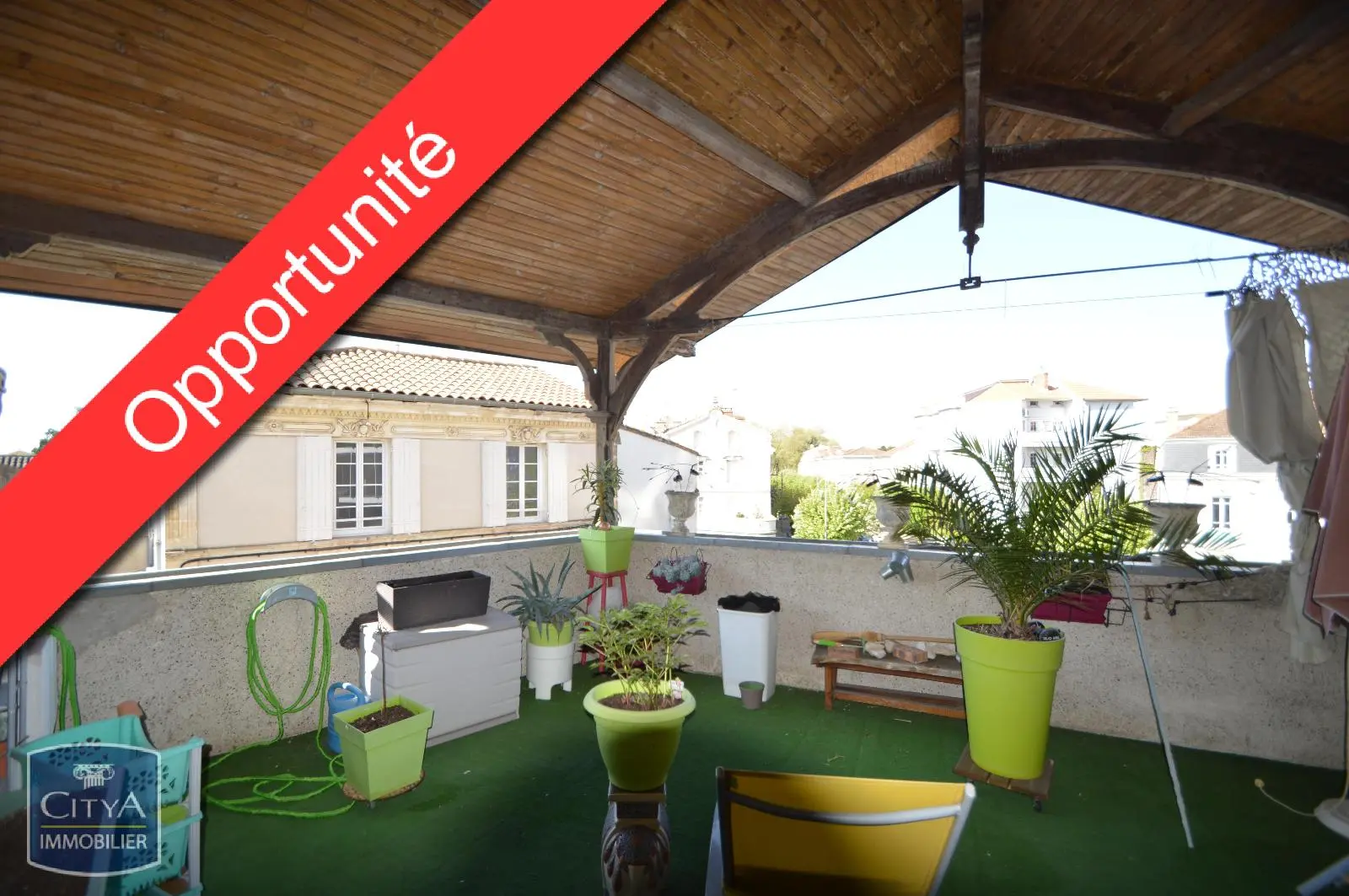 Photo 1 Immeuble 243.95m²