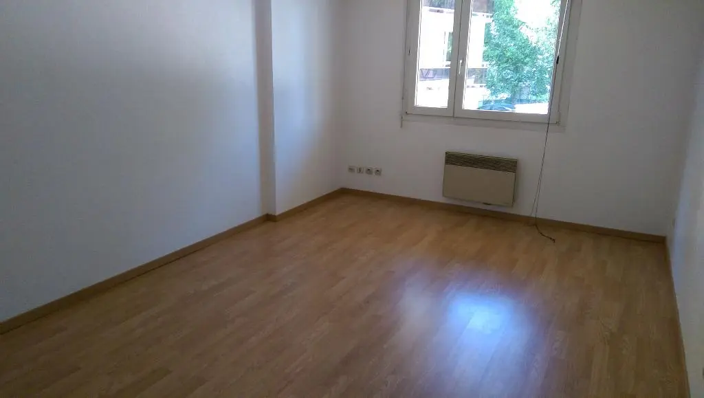 Photo 2 Appartement 1 pièce 23.9m²