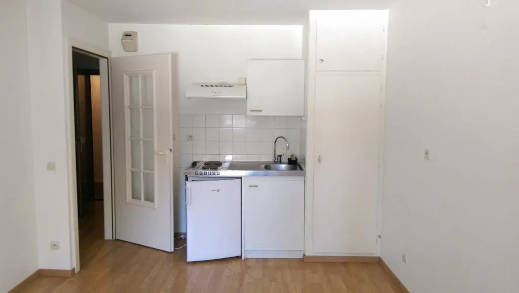 Photo 1 Appartement 1 pièce 23.9m²