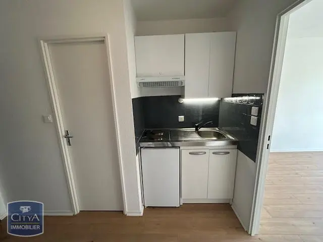 Photo 2 Appartement 1 pièce 22.81m²