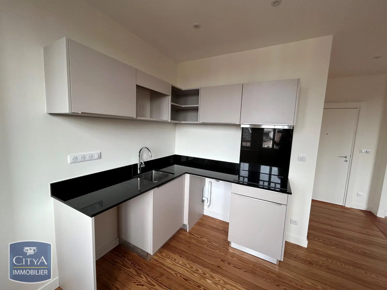 Photo 2 Appartement 1 pièce 35.98m²