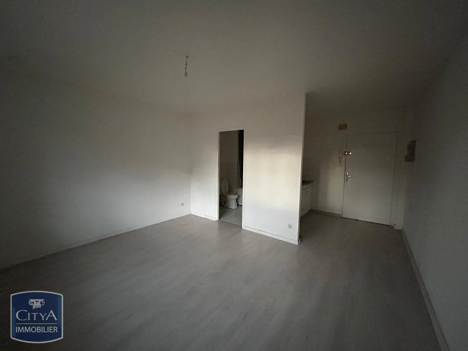 Photo 2 Appartement 1 pièce 23.48m²