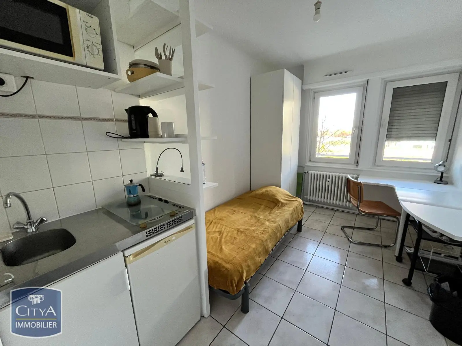 Photo 2 Appartement 1 pièce 9.84m²